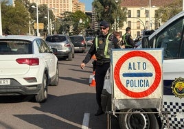 Control de alcohol realizada en Navidad en el entorno de la Alameda de Valencia.