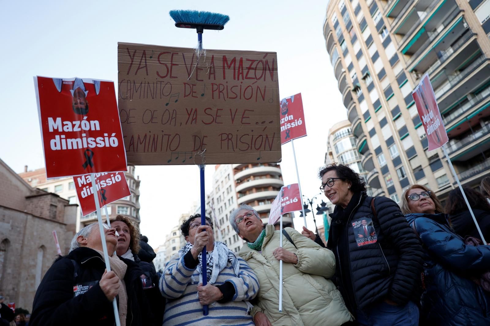 FOTOS | Tercera manifestación en Valencia contra la gestión política de la dana