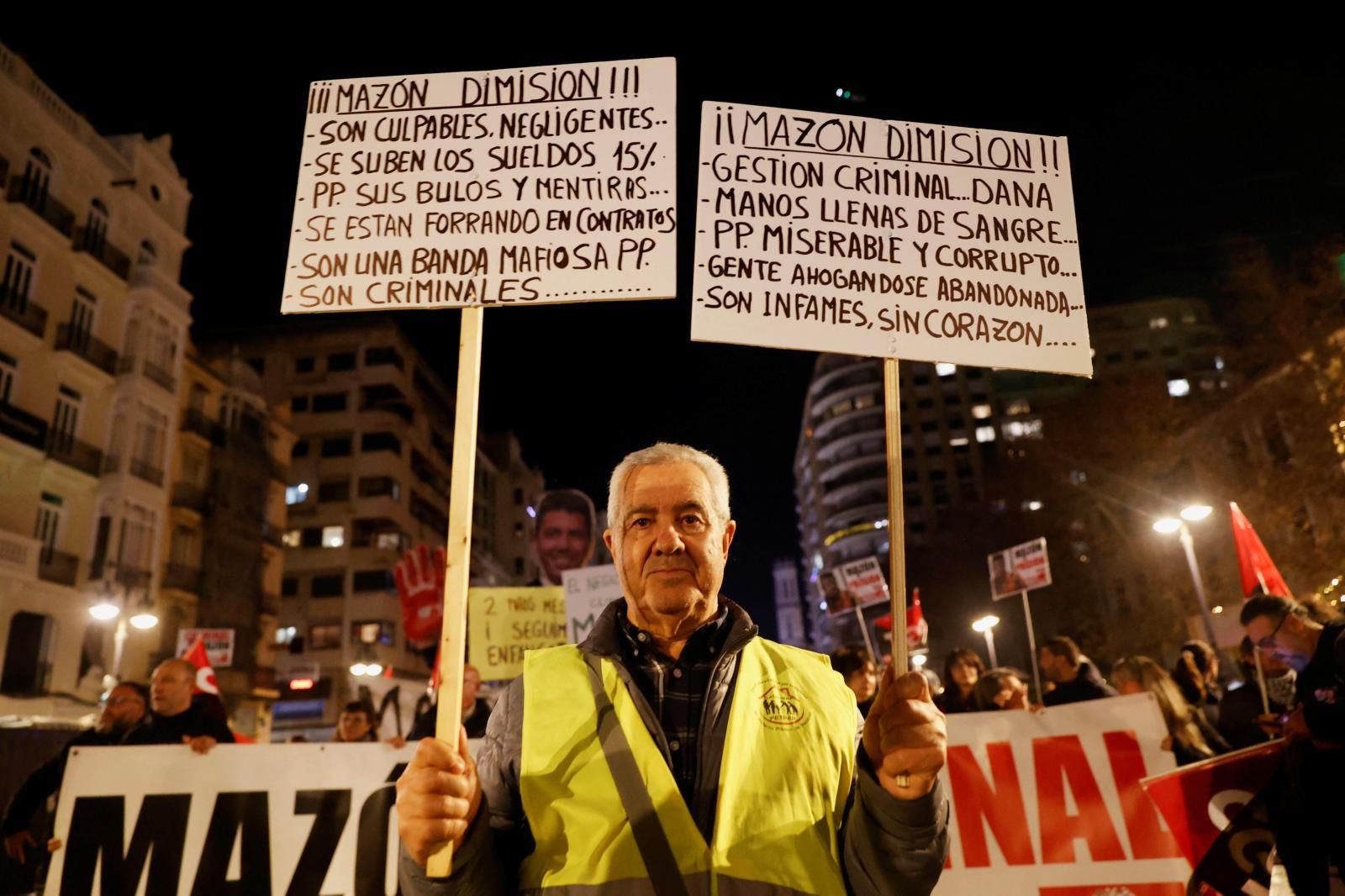 FOTOS | Tercera manifestación en Valencia contra la gestión política de la dana