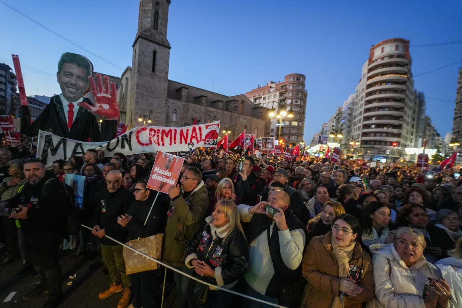 FOTOS | Tercera manifestación en Valencia contra la gestión política de la dana