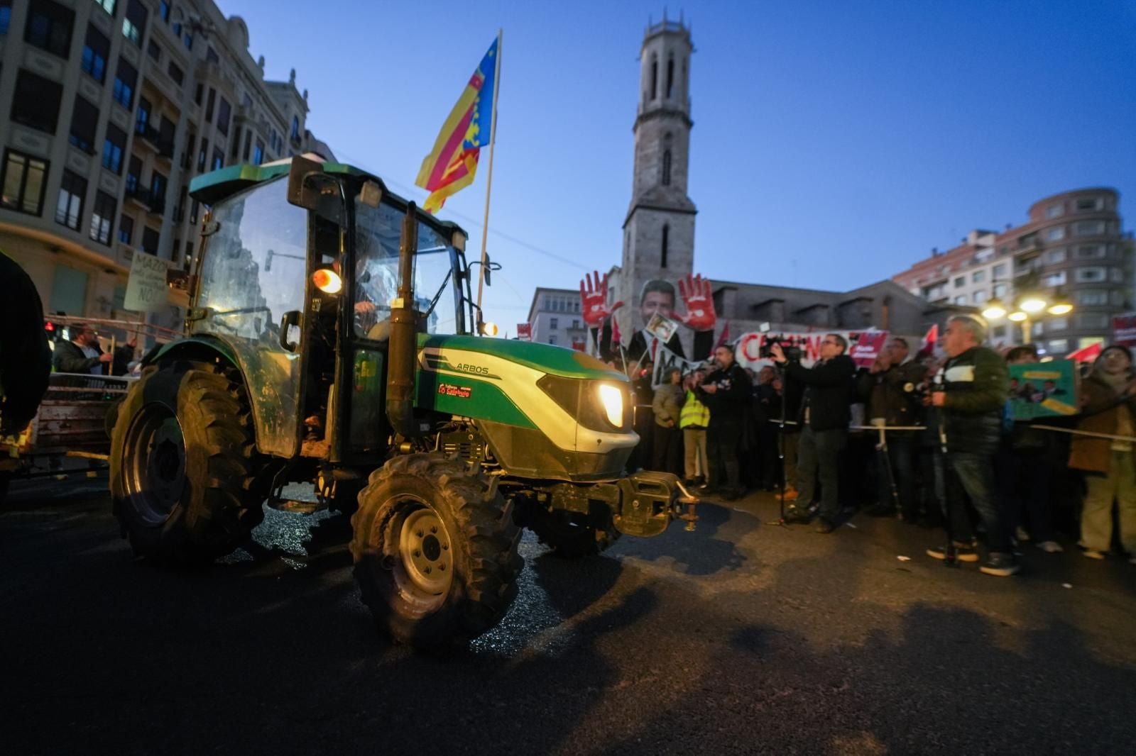 FOTOS | Tercera manifestación en Valencia contra la gestión política de la dana