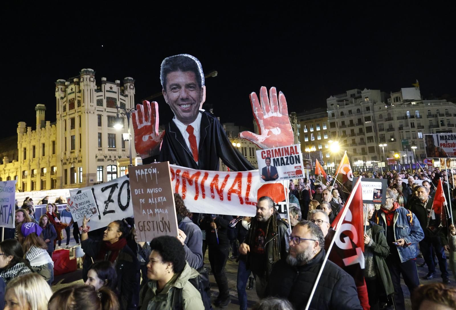 FOTOS | Tercera manifestación en Valencia contra la gestión política de la dana