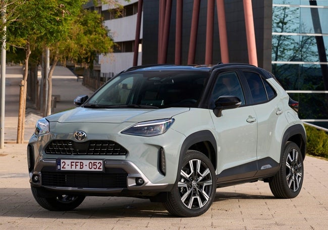 El Yaris Cross triunfa por su estética SUV y compacto tamaño.