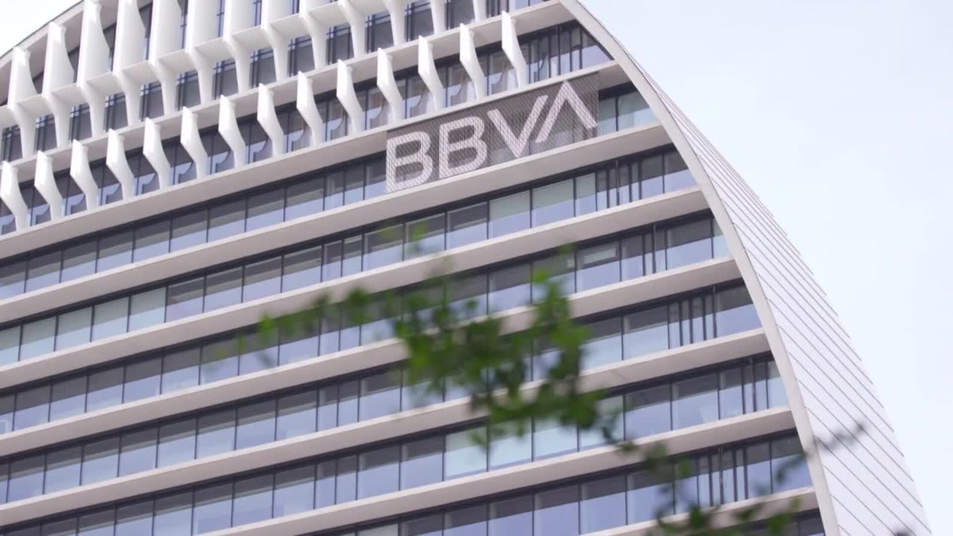 BBVA obtiene un beneficio récord de 8.000 millones de euros en 2023, un ...
