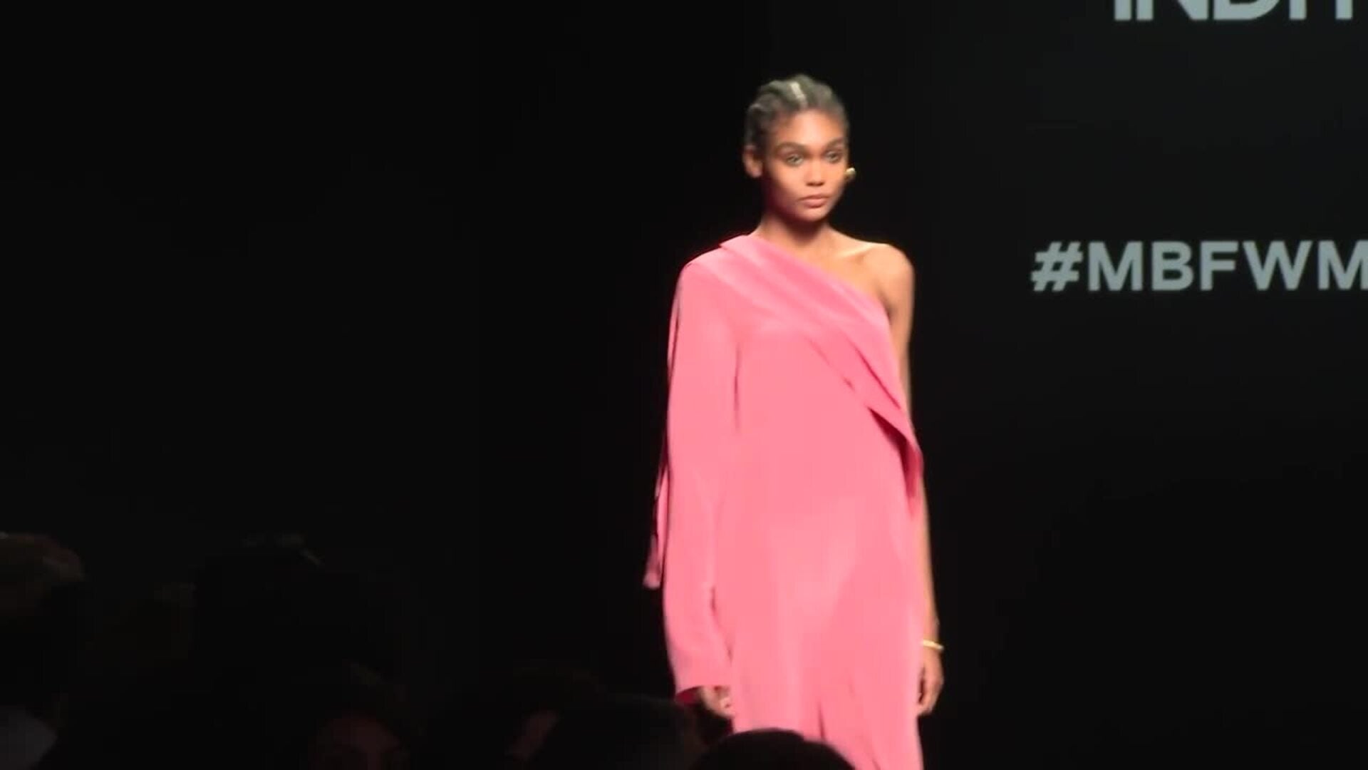 Roberto Torreta presenta sus nuevas propuestas en la Semana de la Moda de Madrid