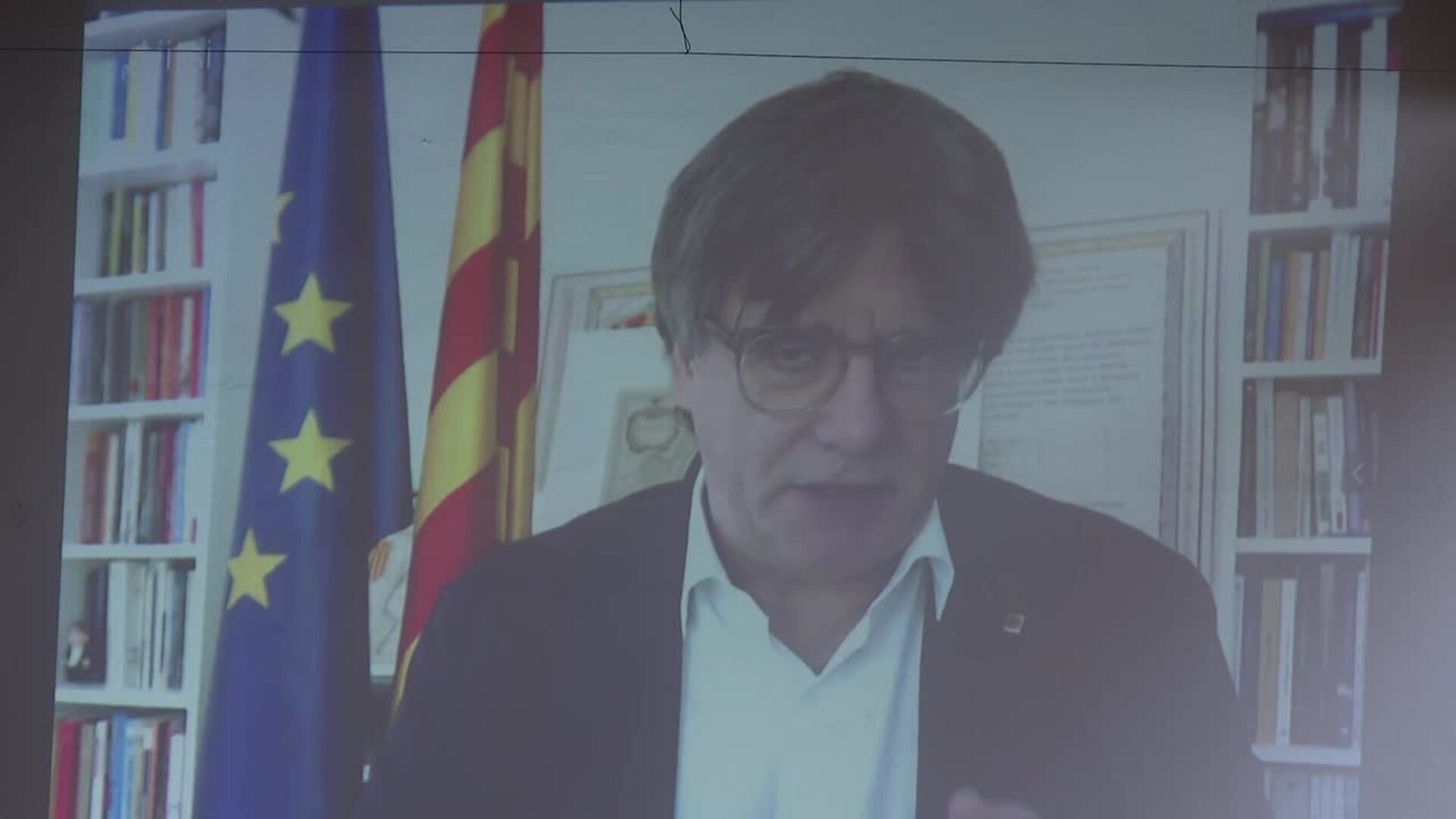 Puigdemont: "Pueden convertir la Generalitat en una gestoría de encefalograma plano"
