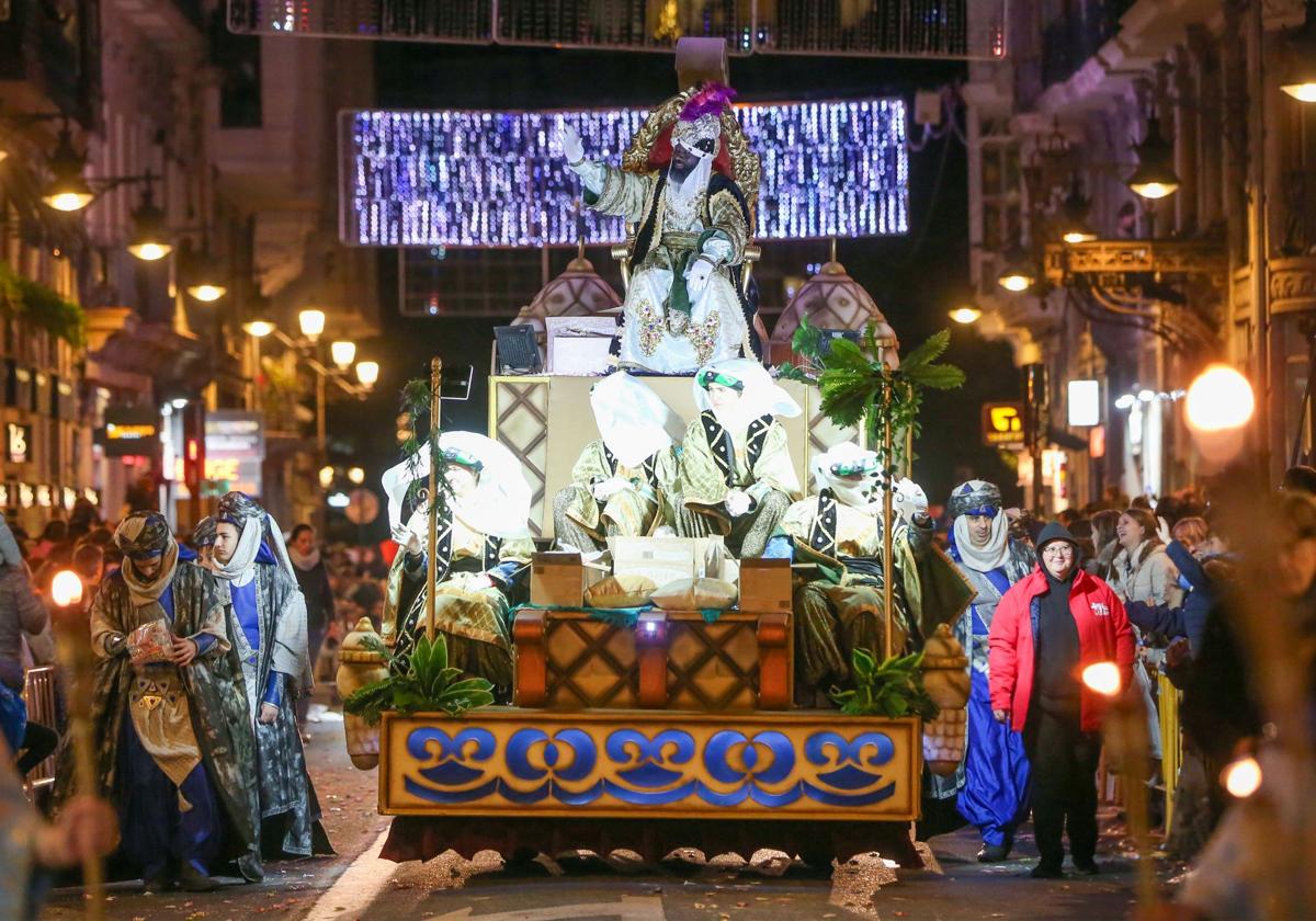 Carroza de Baltasar en la cabalgata del pasado año en Valencia.