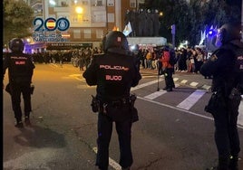 La Policía Nacional en el campo del Mestalla durante el partido Valencia C.F-Real Madrid.