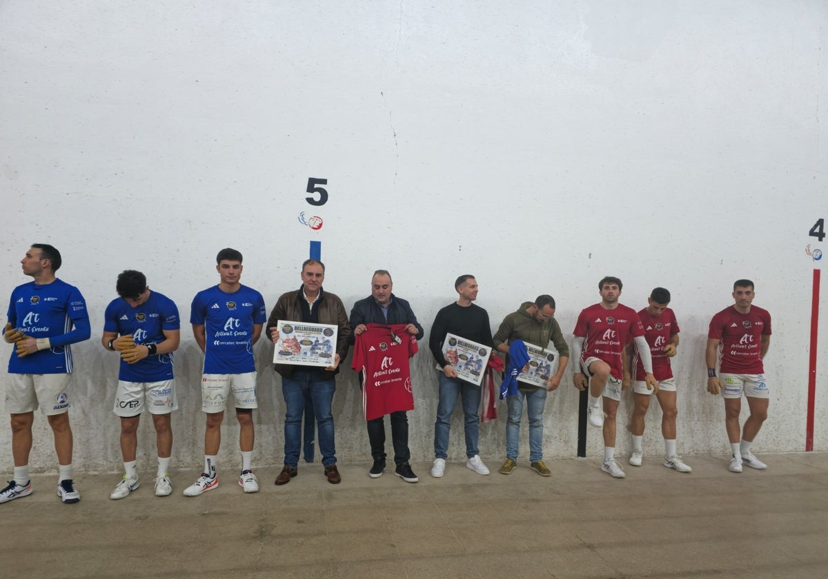 Los jugadores en el Trinquet de Pelayo