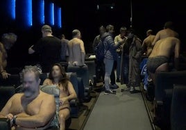 España inaugura el cine nudista.