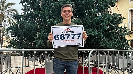 De vender décimos embarrados a repartir un millón de euros desde casa