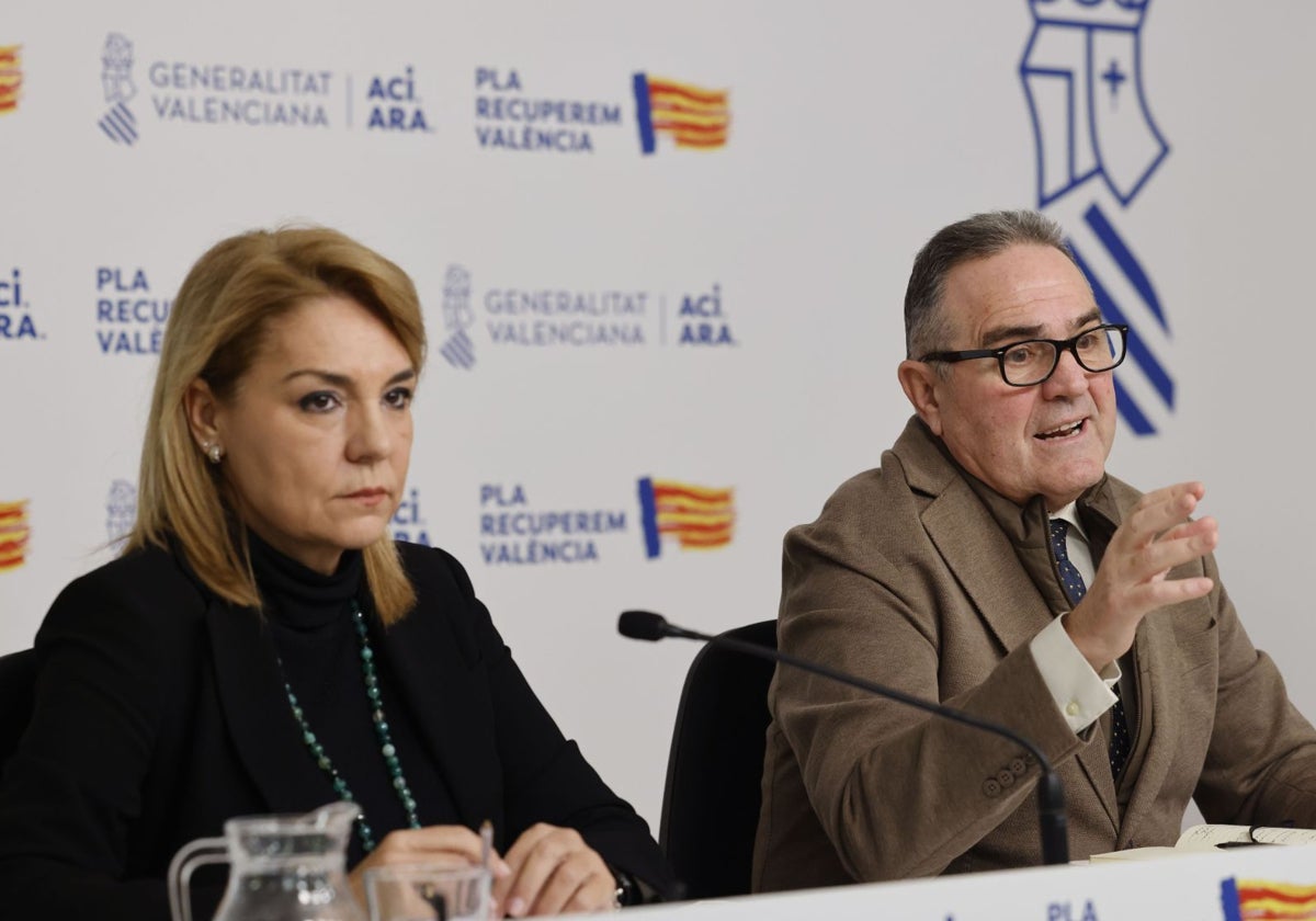 Los vicepresidentes del Consell, Susana Camarero y Gan Pampols.