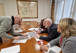 El alcalde, Miguel Chavarría; la segunda teniente de alcalde, Conxa Villena, y el presidente de la CHJ, Miguel Polo.