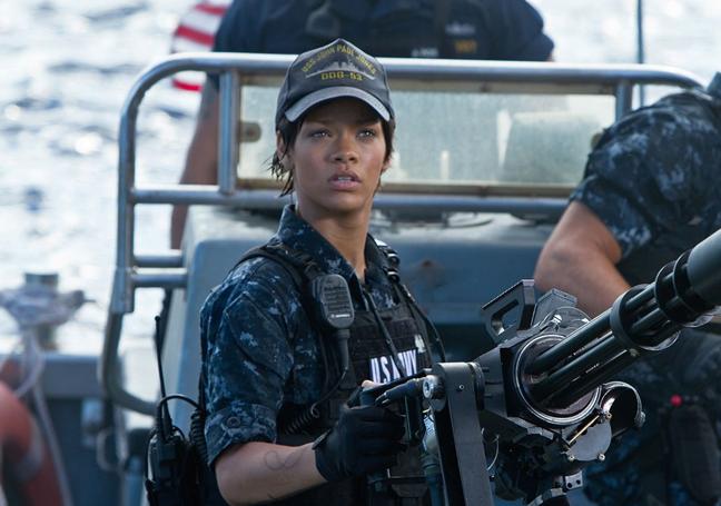 La cantante Rihanna en la película 'Battleship'.