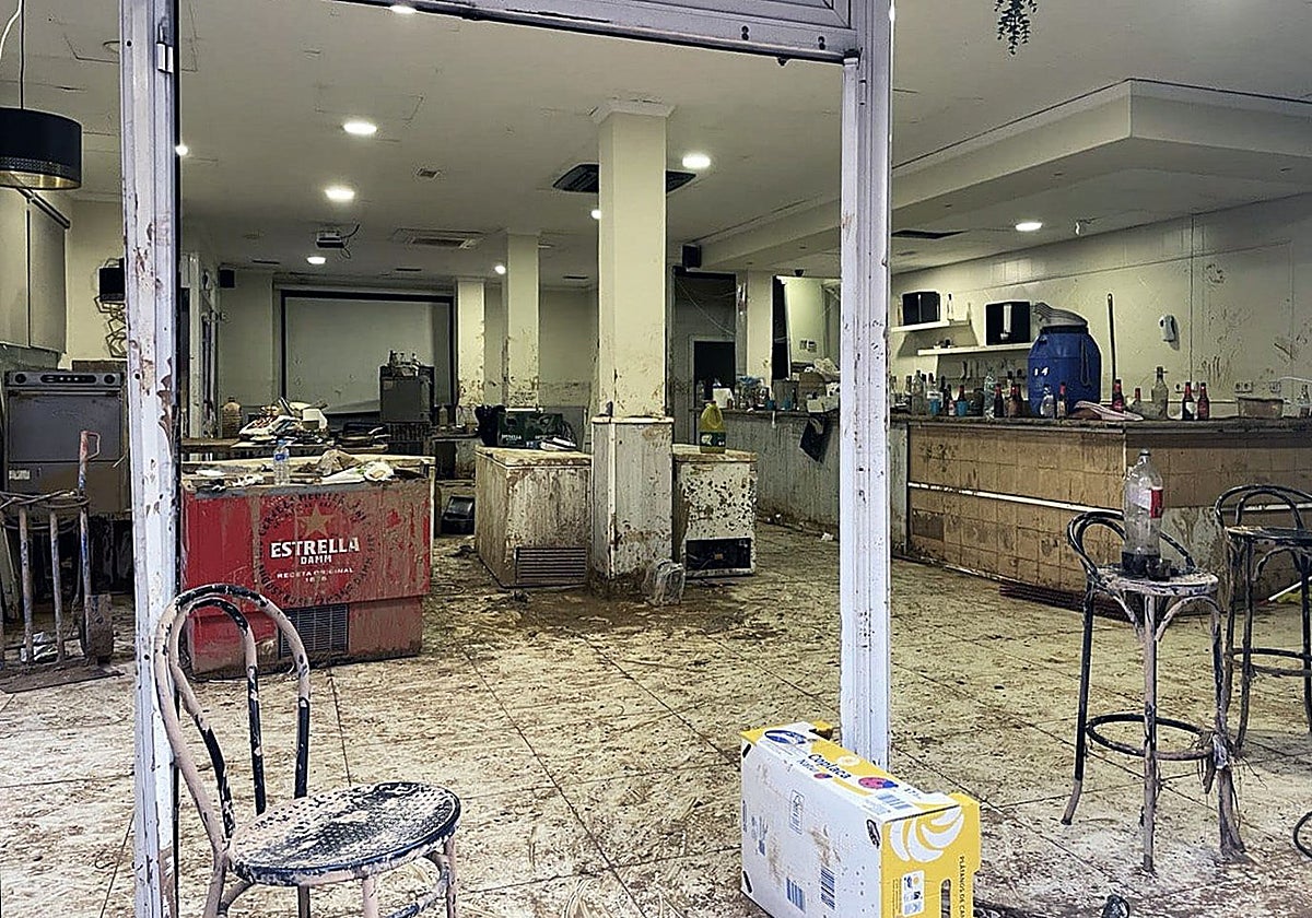 Interior de un bar de Paiporta, en una imagen del pasado noviembre.