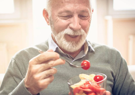 El secreto para superar los 100 años: todos siguen la misma dieta basada en tres alimentos