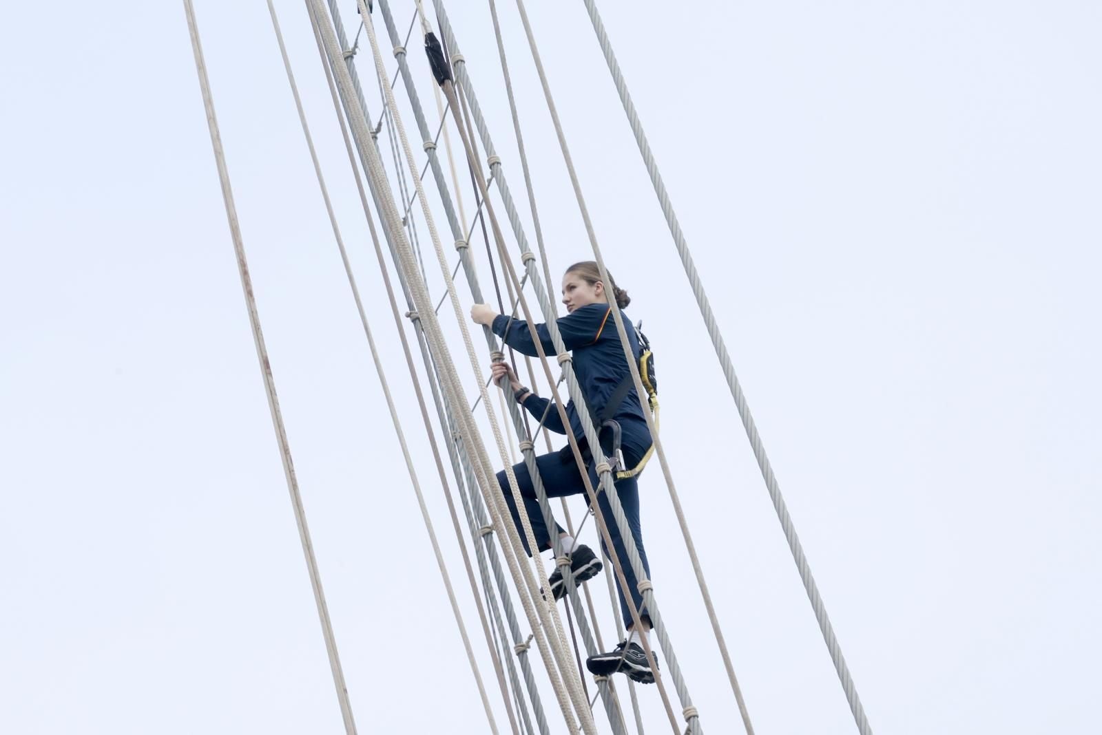 FOTOS | Las primeras imágenes de la princesa Leonor a bordo del buque escuela Juan Sebastián Elcano