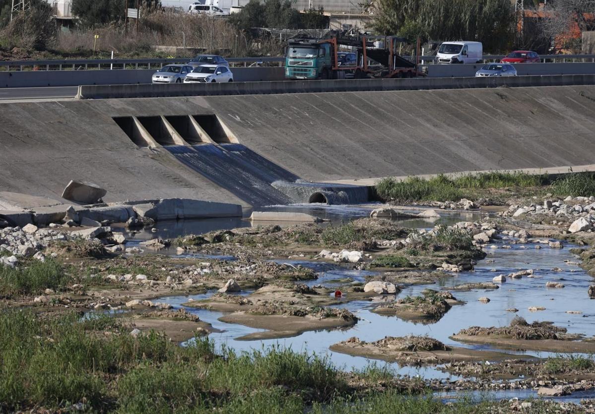 FOTOS | Vertidos en el nuevo cauce del Turia en Valencia