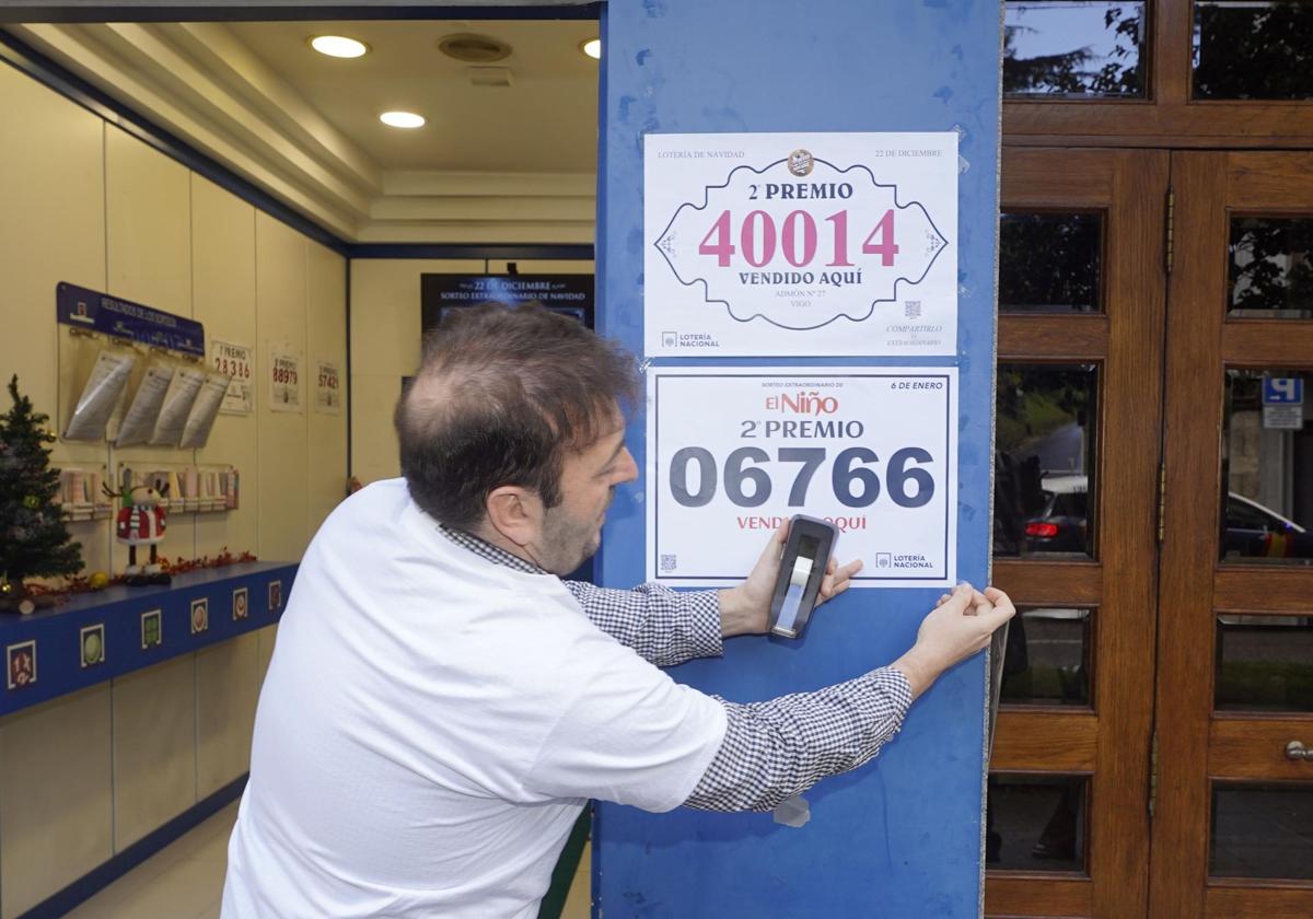 Una administración entrega un premio millonario de lotería. Imagen de archivo.