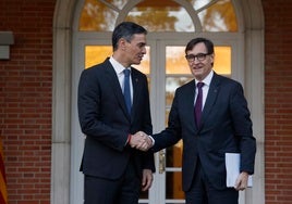 Pedro Sánchez y Salvador Illa, en la Moncloa.