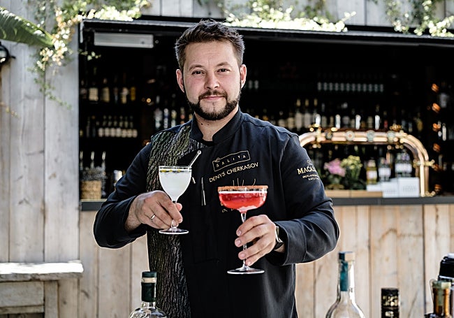El coctelero de La Salita, Denys Cherkasov, nos habla de la importancia del hielo.