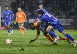 Carmona y Sadiq, protagonistas ambos del partido.