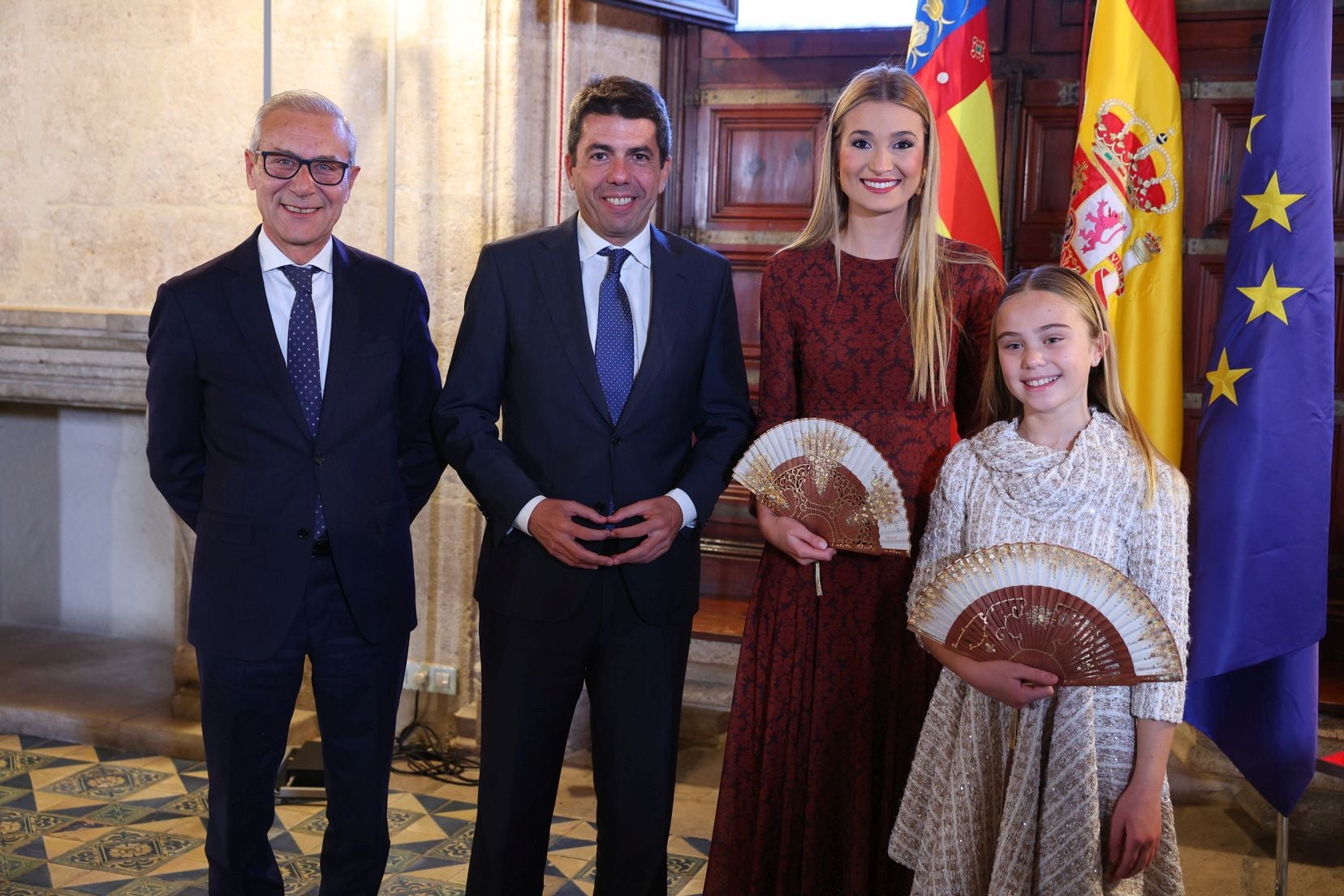 Mazón recibe a las falleras mayores de Valencia