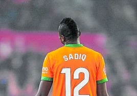 Sadiq, durante un partido con el Valencia.