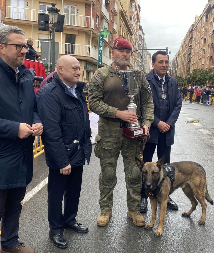 Imagen secundaria 2 - Unidades caninas de UME, Policía Militar, en el desfile.