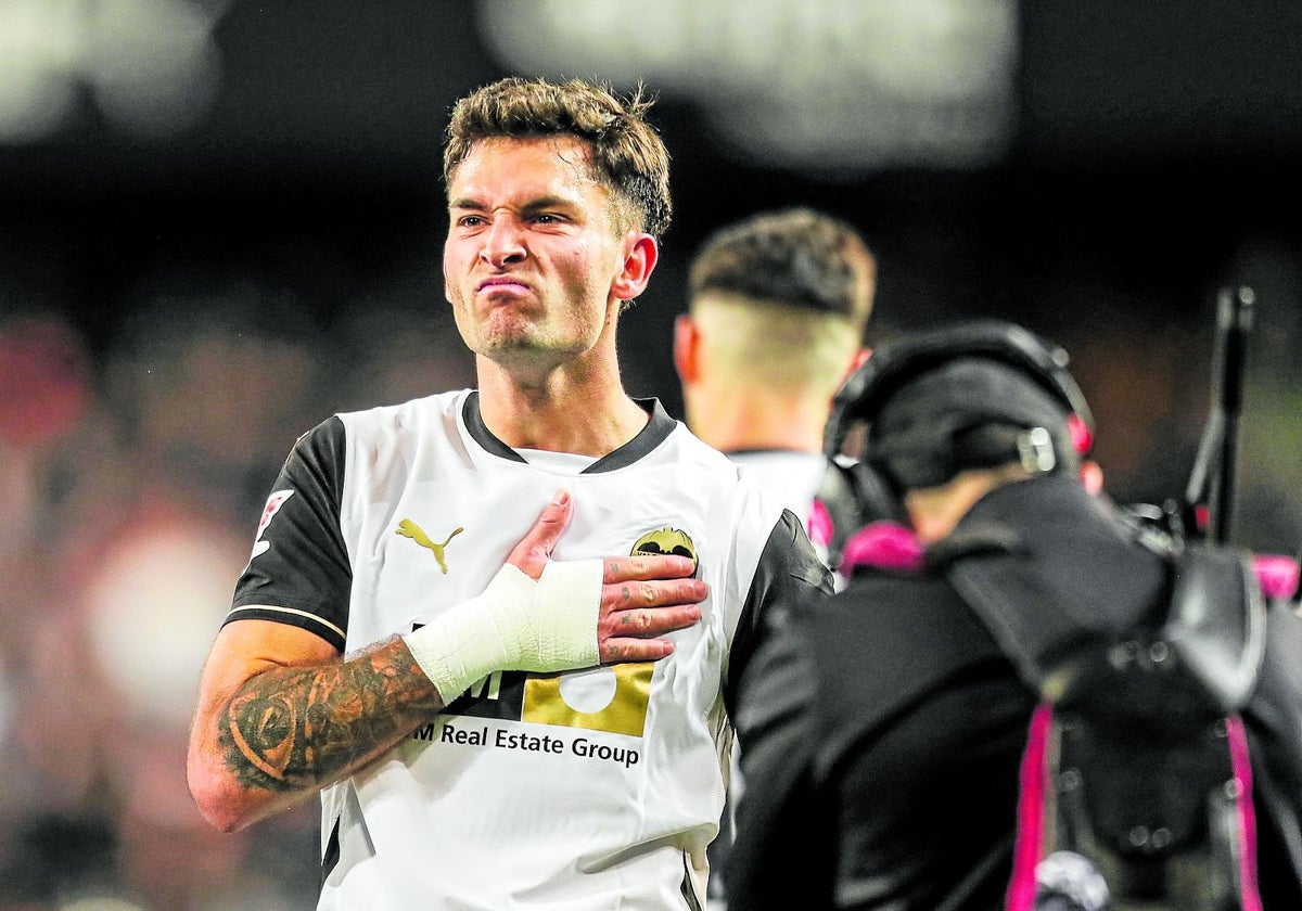 Hugo Duro celebra con rabia su gol ante la Real Sociedad.