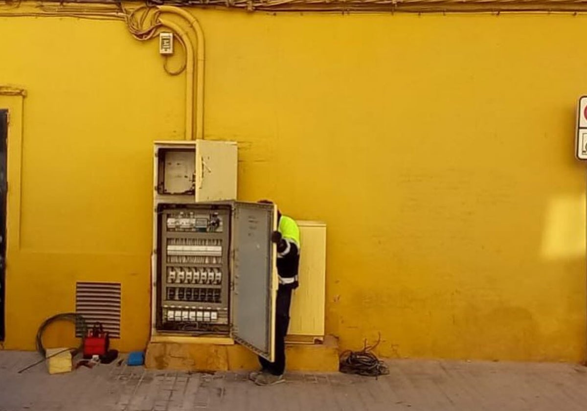 Reparación de un cuadro eléctrico.