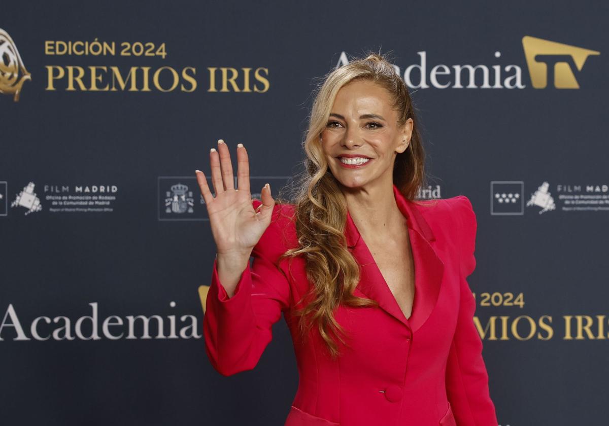 Paula Vázquez en la alfombra roja de los Premios Iris.