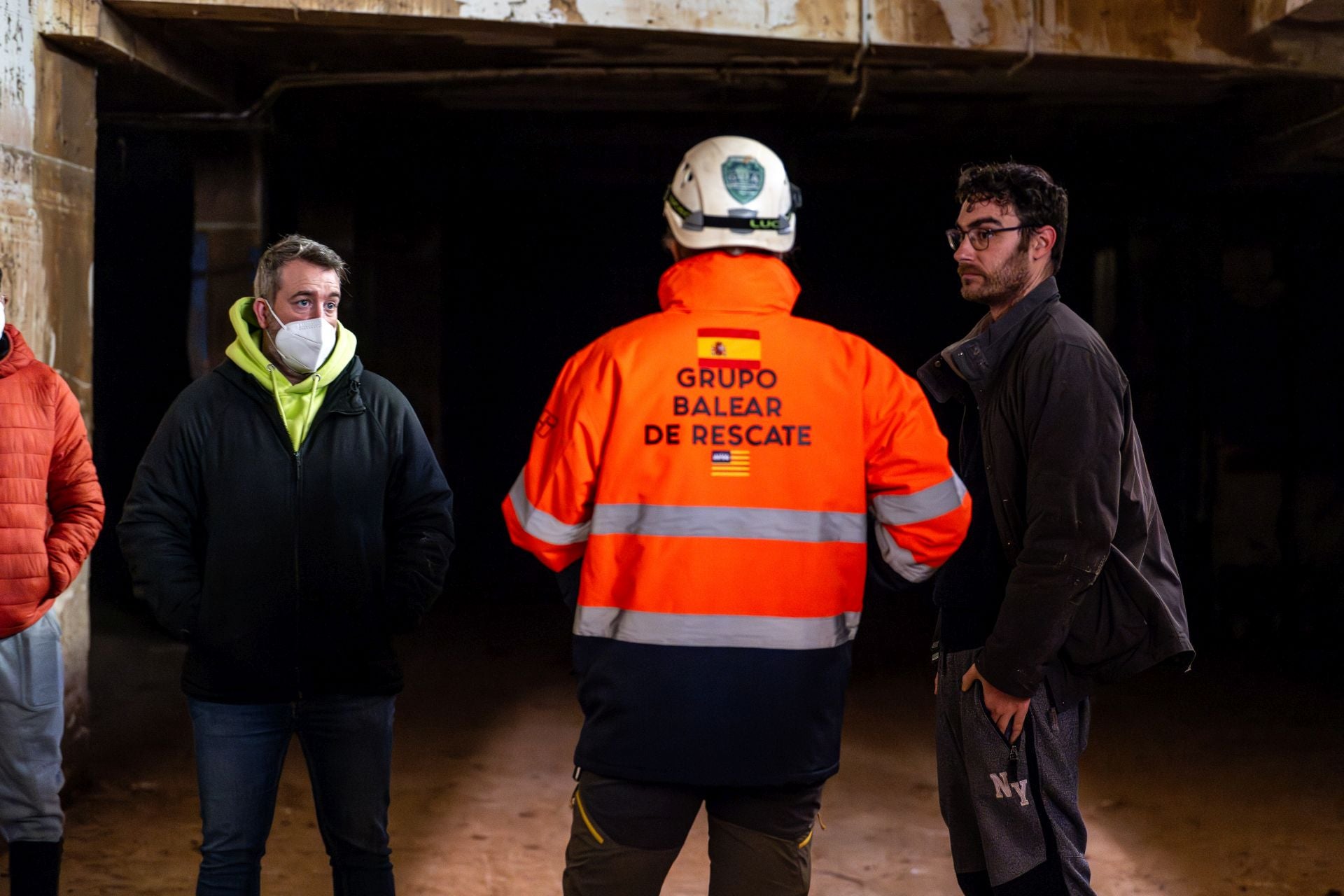 FOTOS | Dentro de un garaje sumergido en el lodo en Catarroja