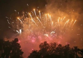 Castillo de fuegos artificiales en Valencia.