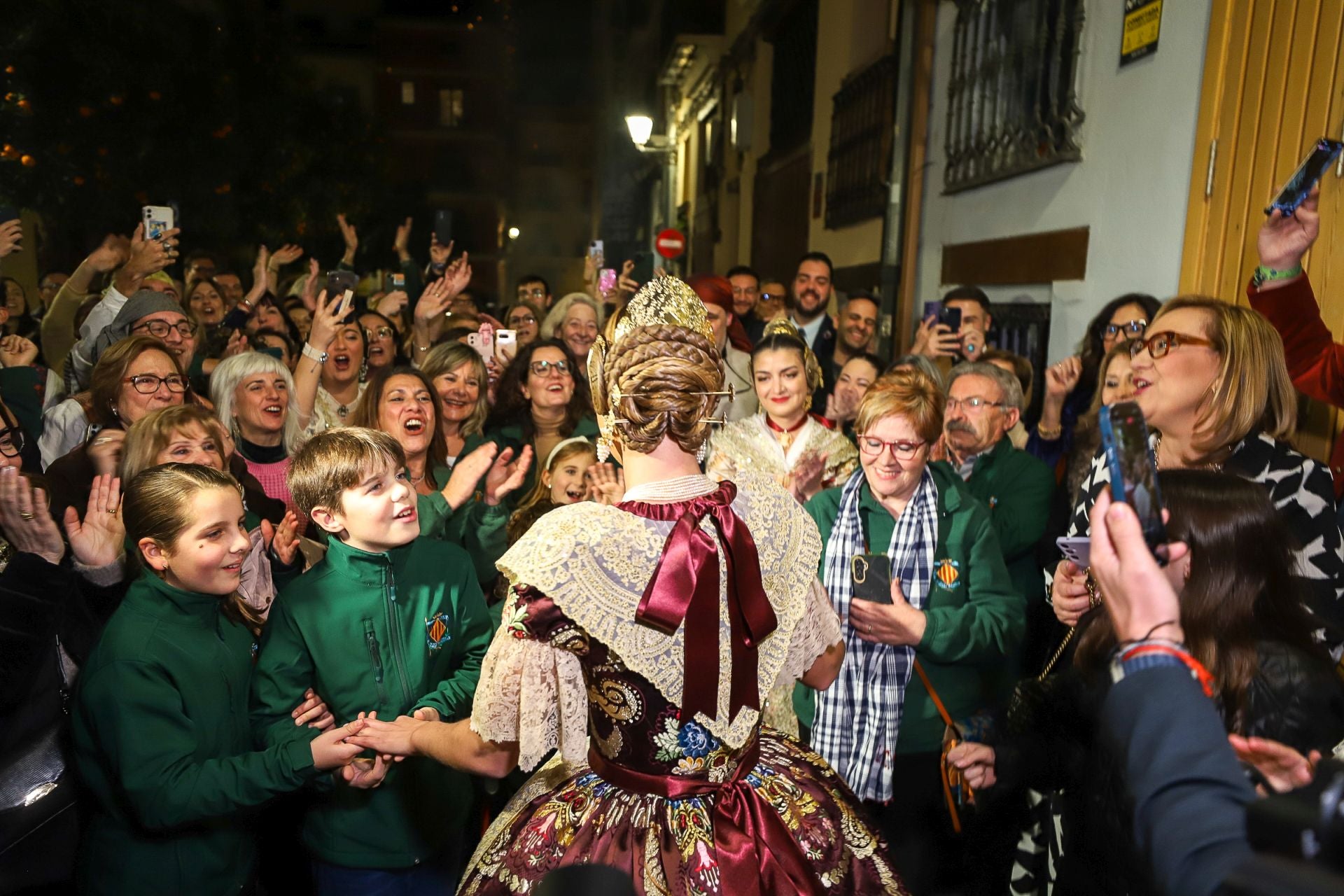 Berta Peiró elige el espolín en color &#039;Melanzane&#039; para su exaltación