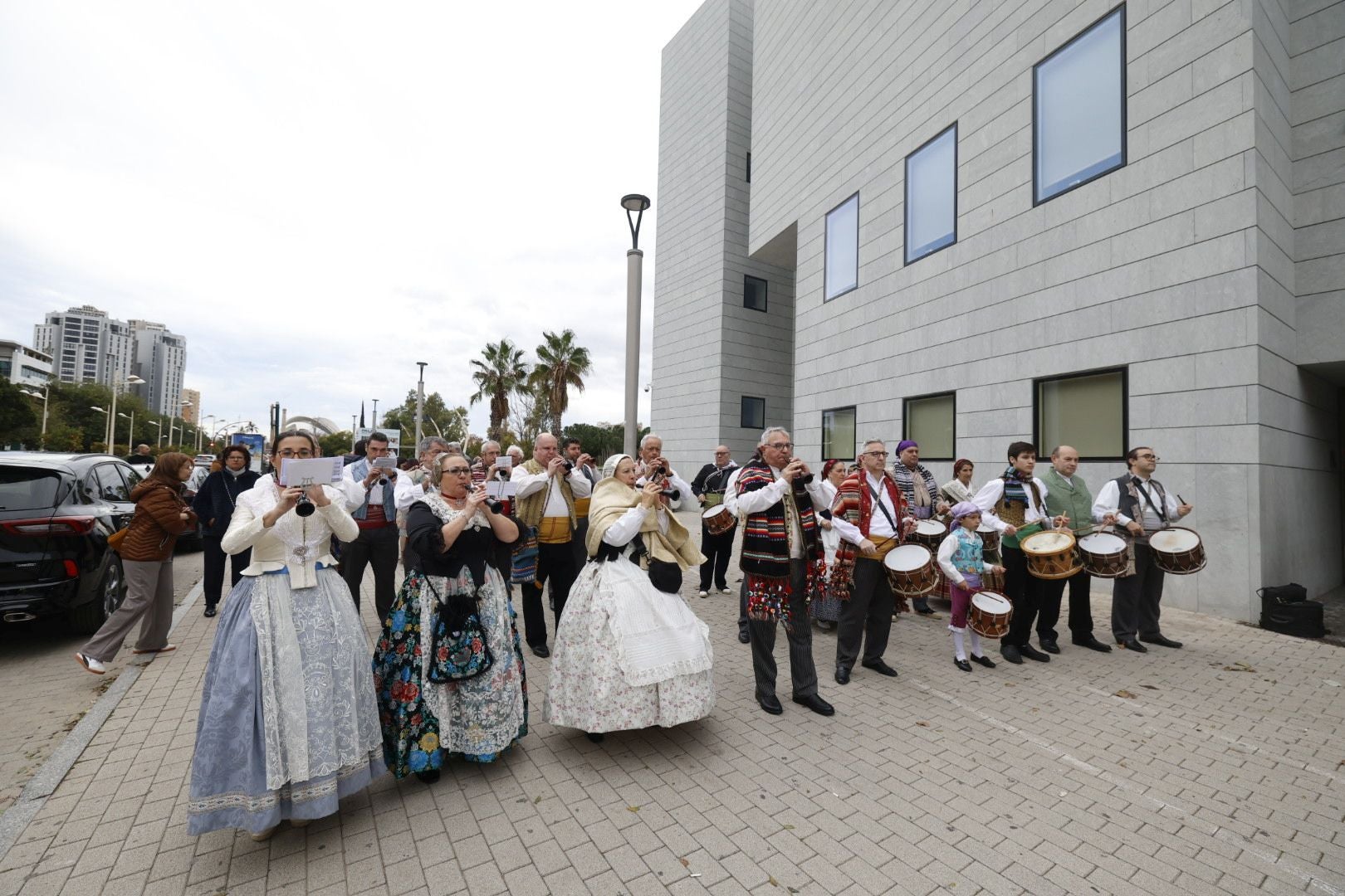 La exaltación de la fallera mayor infantil de Valencia, Lucía García, en imágenes