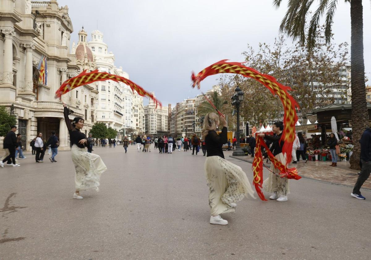 Valencia celebra el Año Nuevo Chino por todo lo alto