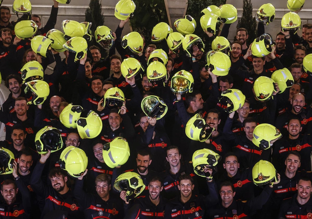 Efectivos del Cuerpo Municipal de Bomberos de Valencia.