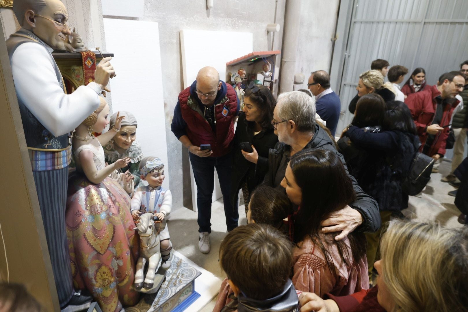 Almirante Cadarso desvela sus ninots de la Exposición