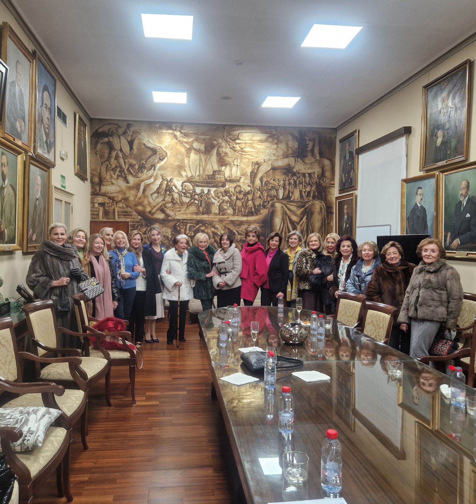 Reunión mensual de la Orden del Querer Saber, con conferencia de Mercedes Hurtado, presidenta del Colegio de Médicos de Valencia.