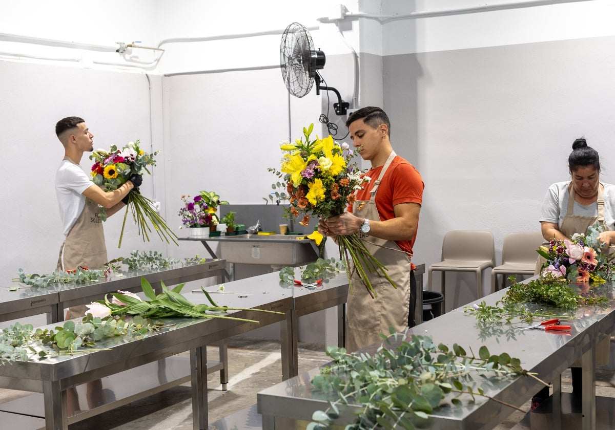 La iniciativa valenciana que reinventa el negocio de las flores con un fin social