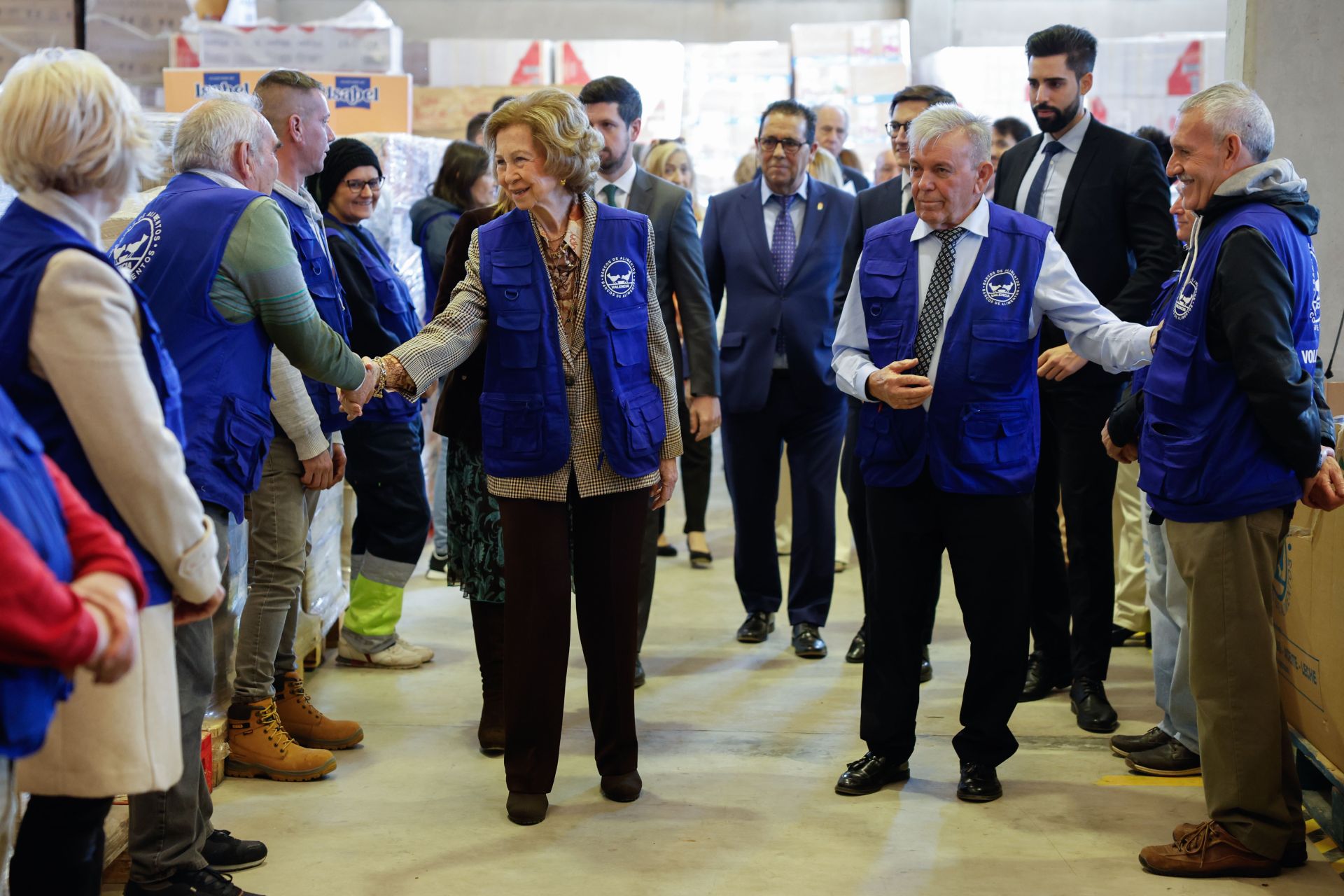 Doña Sofía visita el Banco de Alimentos de Valencia