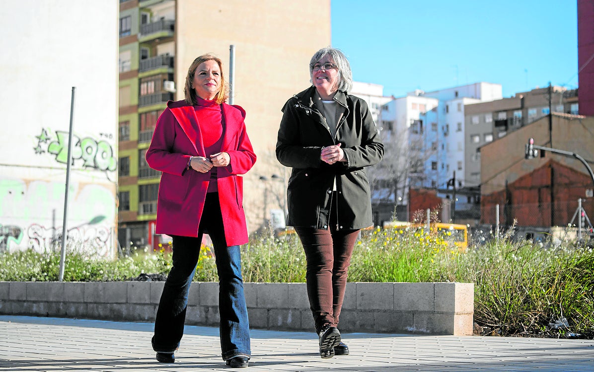 Pilar Bernabé, a la izquierda en la imagen.