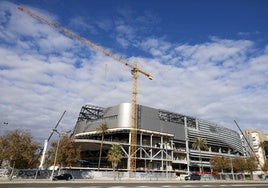 Estado actual del exterior de las obras del Roig Arena.