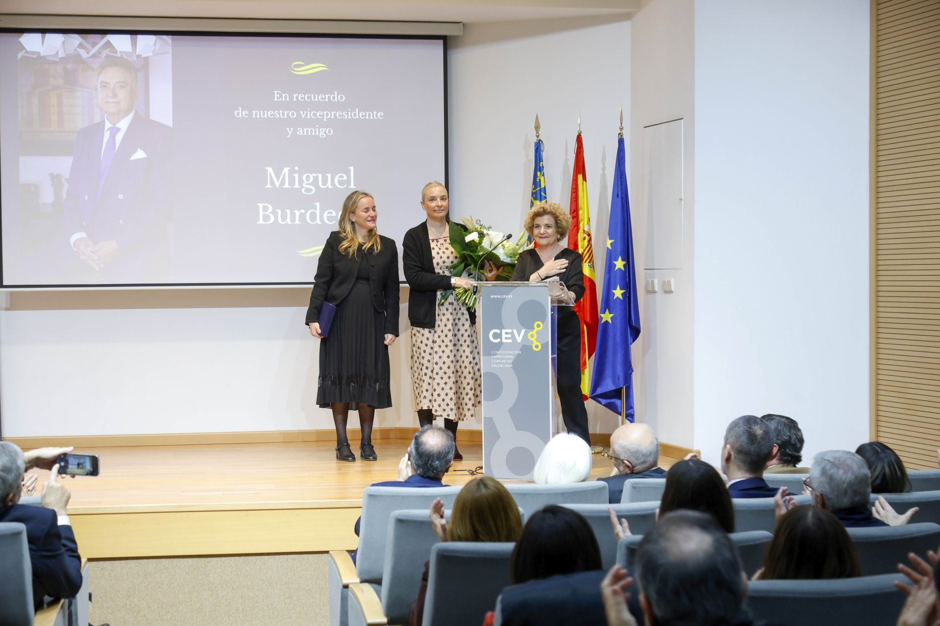 Fotos del homenaje a Miguel Burdeos, el empresario valenciano que falleció por la dana