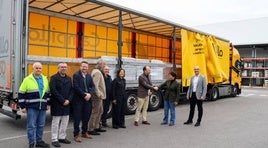 Onda envía los primeros camiones con azulejos para reconstruir viviendas dañadas por la dana