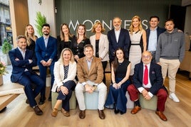 Parte del equipo de Grupo Valgime en la inauguración de su nueva sede.