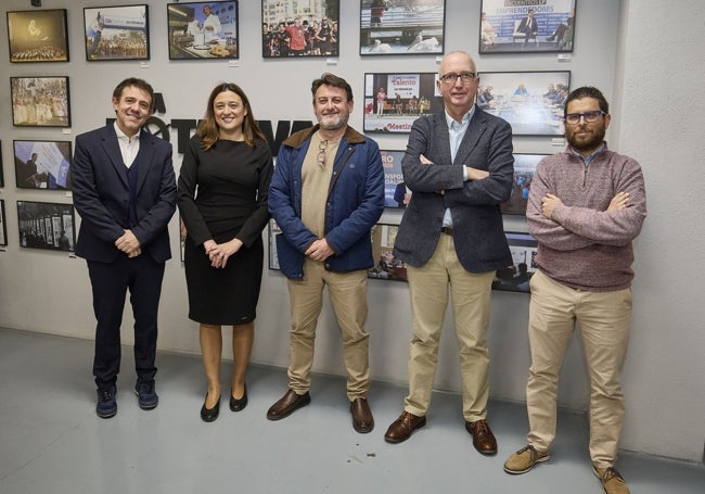 Hernán Sanz, Cristina Muñoz, Óscar Banacloy, Juan Miguel Gómez y Moisés Rodríguez, en La Rotativa.