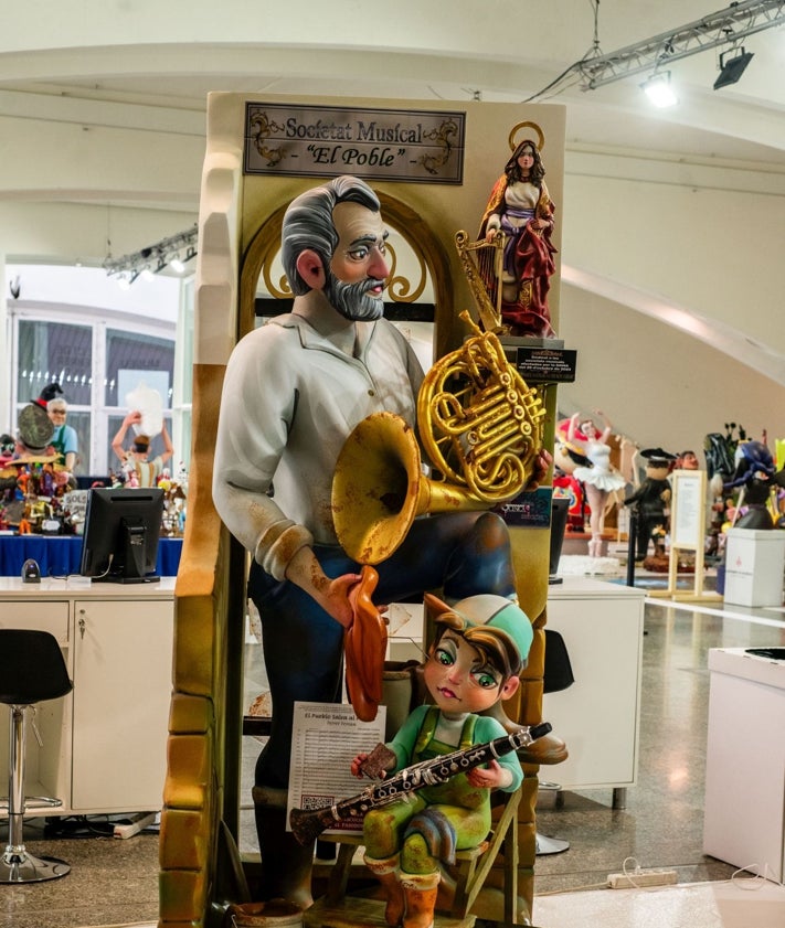 Imagen secundaria 2 - Fallas de L'Antiga, El Pilar y Reino, con barro.