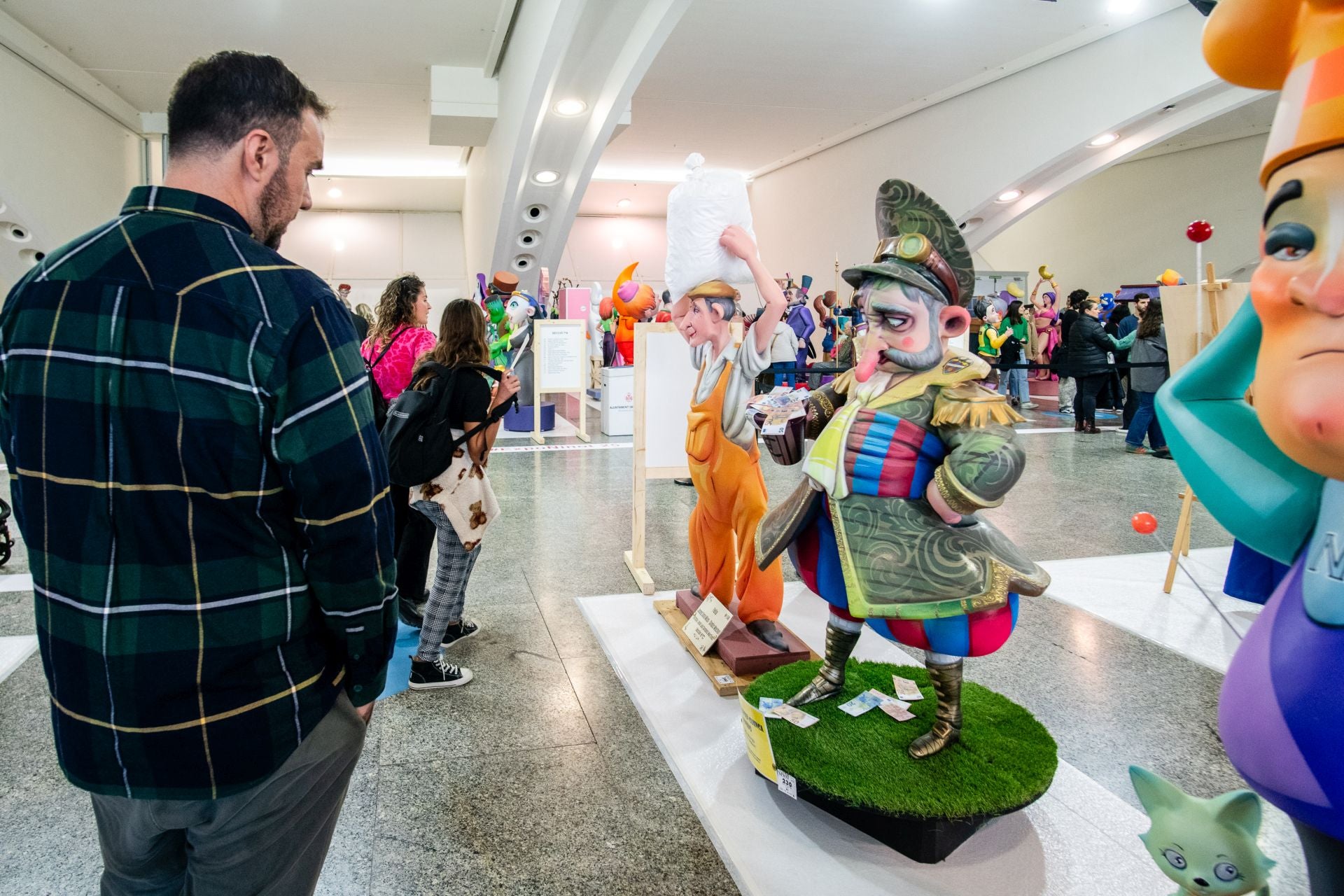 FOTOS | Así es la Exposición del Ninot 2025